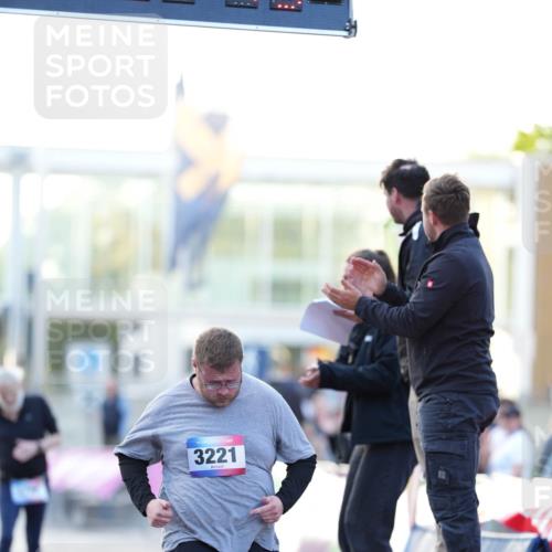 12.06.2026 - Holstenköstenlauf LAZAROV Photography http://msf.ph/oto/9740918 12.06.2026 20:34:43 Laufen 3221, 3, 3221 meine-sportfotos.de