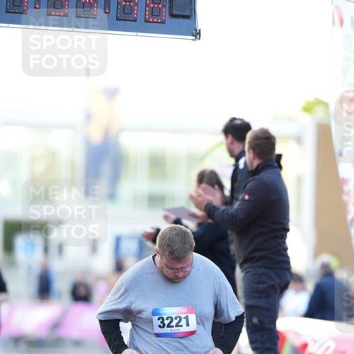12.06.2026 - Holstenköstenlauf LAZAROV Photography http://msf.ph/oto/9740920 12.06.2026 20:34:44 Laufen 3221, 3221 meine-sportfotos.de
