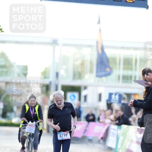12.06.2026 - Holstenköstenlauf LAZAROV Photography http://msf.ph/oto/9740922 12.06.2026 20:34:46 Laufen 3772, 31, 3221, 3772 meine-sportfotos.de