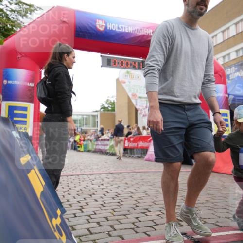 12.06.2026 - Holstenköstenlauf LAZAROV Photography http://msf.ph/oto/9741030 12.06.2026 15:11:12 Laufen 7041 meine-sportfotos.de