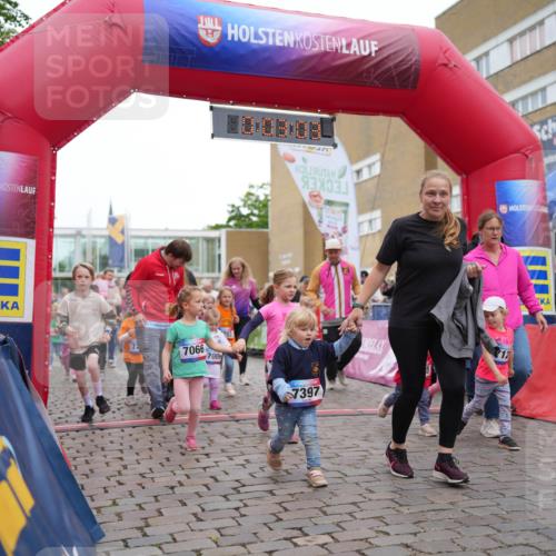 12.06.2026 - Holstenköstenlauf LAZAROV Photography http://msf.ph/oto/9741178 12.06.2026 15:13:34 Laufen 19, 00, 7066, 7009, 7397, 12 meine-sportfotos.de