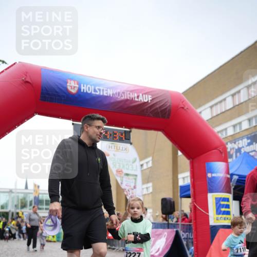 12.06.2026 - Holstenköstenlauf LAZAROV Photography http://msf.ph/oto/9741219 12.06.2026 15:15:05 Laufen 7227, 7119 meine-sportfotos.de