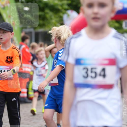 12.06.2026 - Holstenköstenlauf LAZAROV Photography http://msf.ph/oto/9741315 12.06.2026 15:37:14 Laufen 010, 14, 354, 56, 187, 353, 396, 530, 535, 768, 1371, 1417 meine-sportfotos.de