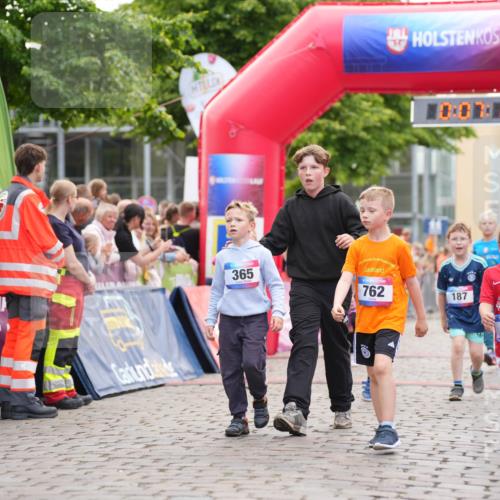 12.06.2026 - Holstenköstenlauf LAZAROV Photography http://msf.ph/oto/9741318 12.06.2026 15:37:16 Laufen 365, 762, 187, 81, 1417, 29, 56, 151, 187, 353, 396, 530, 535, 768, 1371, 1372, 1417, 1438 meine-sportfotos.de
