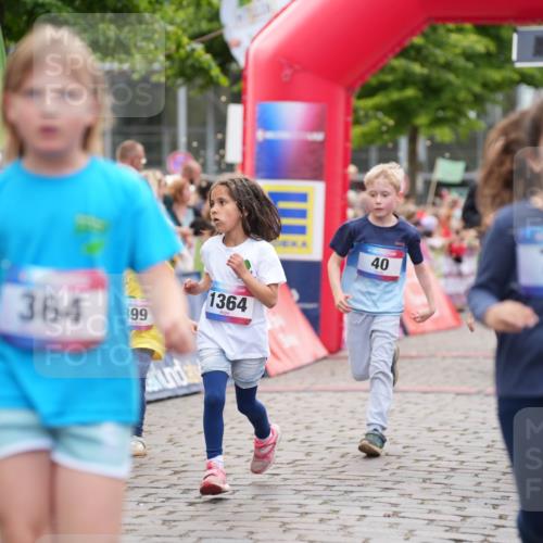 12.06.2026 - Holstenköstenlauf LAZAROV Photography http://msf.ph/oto/9741384 12.06.2026 15:38:20 Laufen 364, 899, 1364, 40, 10, 08, 17, 793, 24, 40, 105, 139, 185, 399, 407, 1146, 1462, 1520 meine-sportfotos.de