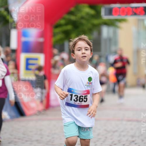 12.06.2026 - Holstenköstenlauf LAZAROV Photography http://msf.ph/oto/9741468 12.06.2026 15:39:47 Laufen 75, 36, 1365, 360, 1537 meine-sportfotos.de