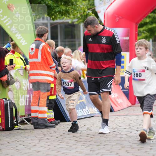 12.06.2026 - Holstenköstenlauf LAZAROV Photography http://msf.ph/oto/9741478 12.06.2026 15:39:56 Laufen 1537, 360, 82, 92, 405, 536, 538, 1488 meine-sportfotos.de