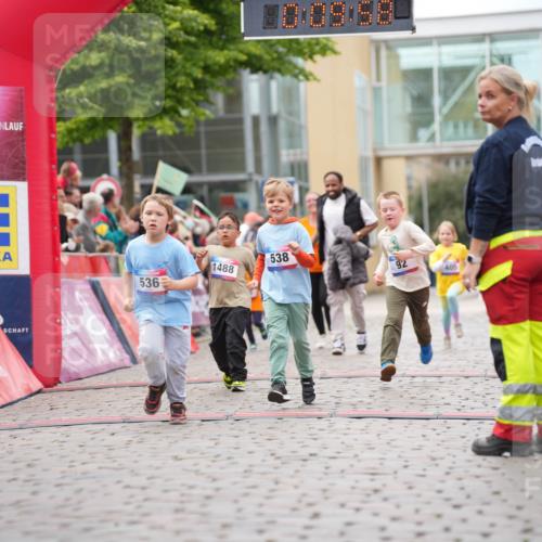 12.06.2026 - Holstenköstenlauf LAZAROV Photography http://msf.ph/oto/9741482 12.06.2026 15:40:01 Laufen 536, 1488, 10, 09, 58, 538, 92, 405, 82, 92, 405, 536, 538, 765, 782, 1479, 1488 meine-sportfotos.de