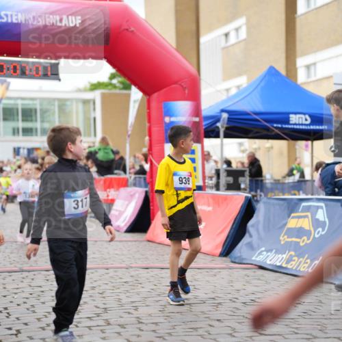12.06.2026 - Holstenköstenlauf LAZAROV Photography http://msf.ph/oto/9741711 12.06.2026 16:07:03 Laufen 448, 317, 939, 320, 443, 452, 557, 562, 1017, 1247, 1345, 1382, 1487 meine-sportfotos.de