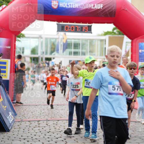 12.06.2026 - Holstenköstenlauf LAZAROV Photography http://msf.ph/oto/9741737 12.06.2026 16:07:21 Laufen 10, 07, 19, 1412, 1225, 10, 575, 797, 1389, 3, 3, 154, 159, 203, 545, 556, 563, 564, 809, 942, 1016, 1234, 1342, 1351, 1352, 1354, 1389, 1412, 1466 meine-sportfotos.de
