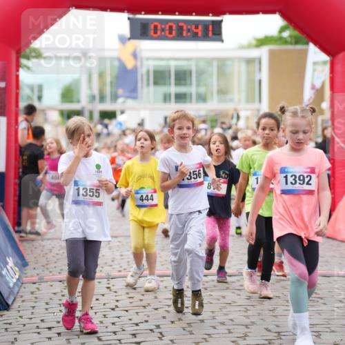 12.06.2026 - Holstenköstenlauf LAZAROV Photography http://msf.ph/oto/9741769 12.06.2026 16:07:43 Laufen 404, 1355, 444, 0, 07, 4, 356, 8, 1, 1392, 927, 99, 153, 195, 345, 414, 441, 444, 546, 547, 553, 814, 815, 821, 1128, 1221, 1241, 1248, 1334, 1335, 1336, 1356, 1407, 1408, 1411 meine-sportfotos.de