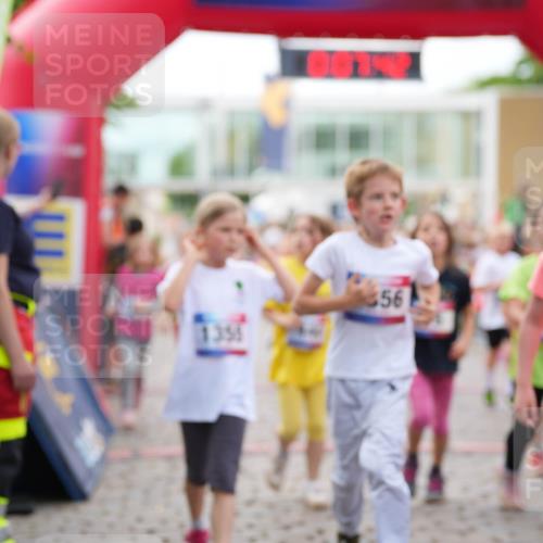 12.06.2026 - Holstenköstenlauf LAZAROV Photography http://msf.ph/oto/9741771 12.06.2026 16:07:44 Laufen 356, 1392, 1355, 153, 158, 195, 345, 414, 441, 444, 546, 547, 553, 814, 815, 821, 1128, 1221, 1241, 1248, 1334, 1335, 1336, 1407, 1408, 1411 meine-sportfotos.de