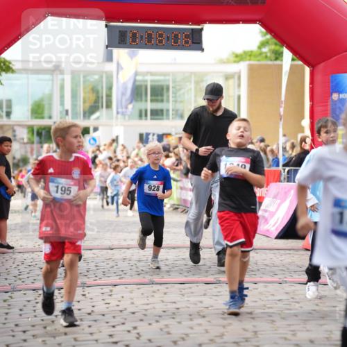 12.06.2026 - Holstenköstenlauf LAZAROV Photography http://msf.ph/oto/9741806 12.06.2026 16:08:08 Laufen 928, 195, 1343, 11, 140, 318, 561, 568, 668, 674, 928, 1223, 1238, 1249, 1255, 1338, 1341, 1348, 1349, 1350, 1361 meine-sportfotos.de