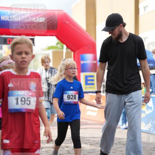 12.06.2026 - Holstenköstenlauf LAZAROV Photography http://msf.ph/oto/9741812 12.06.2026 16:08:12 Laufen 10, 195, 36, 928, 11, 60, 140, 338, 342, 391, 395, 568, 668, 674, 1223, 1238, 1249, 1255, 1338, 1341, 1350 meine-sportfotos.de
