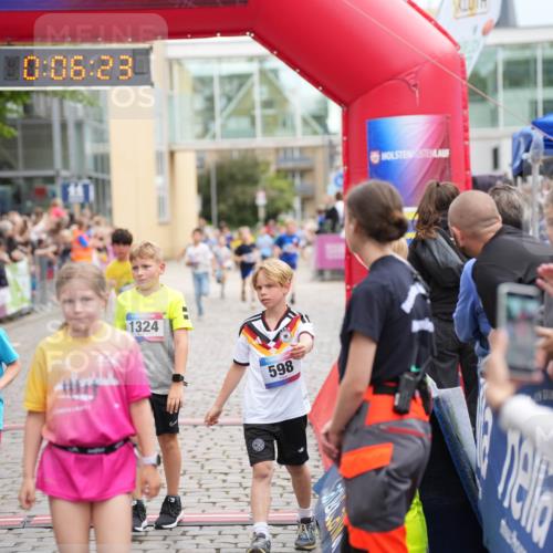12.06.2026 - Holstenköstenlauf LAZAROV Photography http://msf.ph/oto/9742144 12.06.2026 16:21:21 Laufen 0, 06, 23, 300, 1324, 598, 210, 300, 459, 591, 598, 825, 835, 837, 1029, 1314, 1324 meine-sportfotos.de