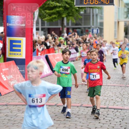 12.06.2026 - Holstenköstenlauf LAZAROV Photography http://msf.ph/oto/9742164 12.06.2026 16:21:37 Laufen 953, 0, 06, 90, 8, 696, 71, 613, 10, 71, 114, 292, 304, 474, 613, 696, 865, 947, 953, 954, 1190, 1197, 1214 meine-sportfotos.de