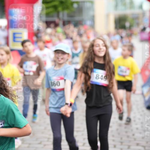 12.06.2026 - Holstenköstenlauf LAZAROV Photography http://msf.ph/oto/9742246 12.06.2026 16:22:34 Laufen 16, 10, 962, 160, 849, 166, 303, 576, 584, 676, 828, 847, 848, 859, 951, 1025, 1118, 1476, 1543 meine-sportfotos.de