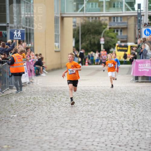 12.06.2026 - Holstenköstenlauf LAZAROV Photography http://msf.ph/oto/9742489 12.06.2026 16:34:48 Laufen 376, 373, 373, 376 meine-sportfotos.de