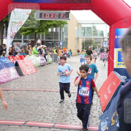 12.06.2026 - Holstenköstenlauf LAZAROV Photography http://msf.ph/oto/9742794 12.06.2026 16:38:17 Laufen 721, 7, 631, 1307, 178, 275, 506, 631, 716, 721, 889, 973, 977, 1076, 1088, 1097, 1307, 1461 meine-sportfotos.de