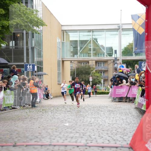 12.06.2026 - Holstenköstenlauf LAZAROV Photography http://msf.ph/oto/9742994 12.06.2026 16:50:07 Laufen 1270, 758, 748, 758, 1270 meine-sportfotos.de