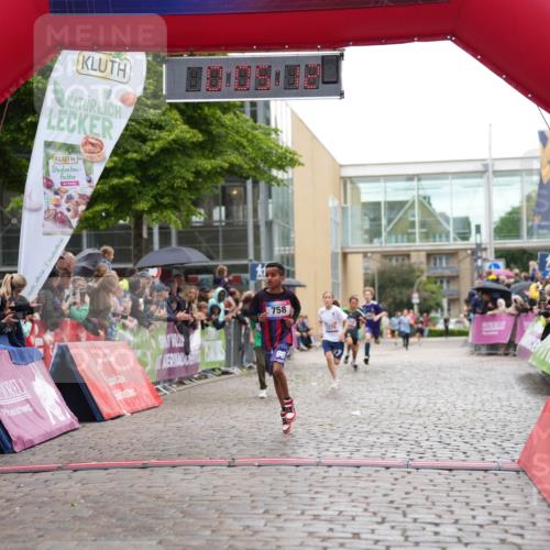12.06.2026 - Holstenköstenlauf LAZAROV Photography http://msf.ph/oto/9742998 12.06.2026 16:50:11 Laufen 758, 1270, 116, 748, 758, 1270, 1463, 1542 meine-sportfotos.de