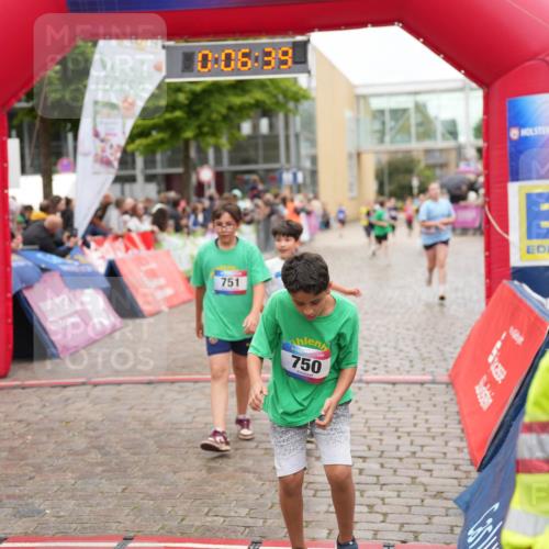 12.06.2026 - Holstenköstenlauf LAZAROV Photography http://msf.ph/oto/9743116 12.06.2026 16:51:38 Laufen 10, 06, 39, 751, 750, 43, 146, 241, 243, 655, 742, 750, 751, 756, 917 meine-sportfotos.de