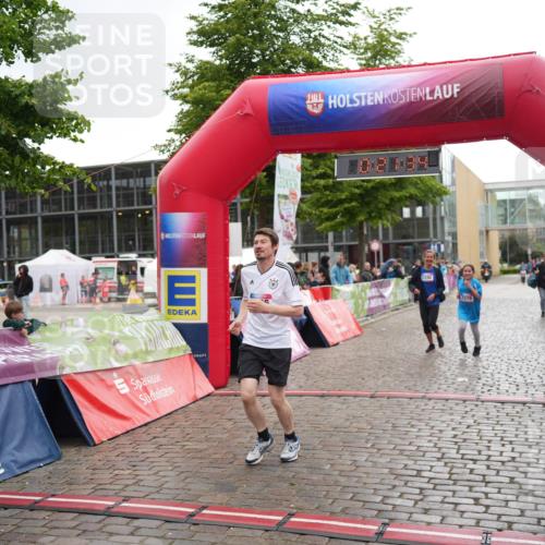 12.06.2026 - Holstenköstenlauf LAZAROV Photography http://msf.ph/oto/9743424 12.06.2026 17:06:33 Laufen 7296, 7279 meine-sportfotos.de