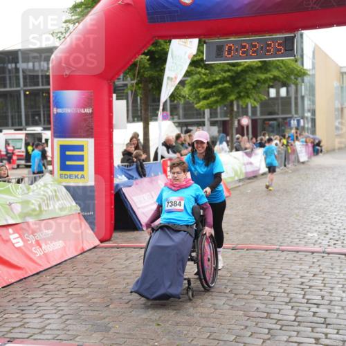 12.06.2026 - Holstenköstenlauf LAZAROV Photography http://msf.ph/oto/9743492 12.06.2026 17:07:34 Laufen 7384 meine-sportfotos.de