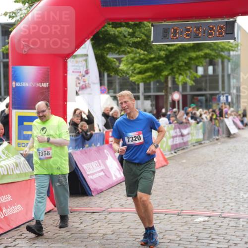 12.06.2026 - Holstenköstenlauf LAZAROV Photography http://msf.ph/oto/9743561 12.06.2026 17:09:36 Laufen 7358, 45, 7320, 10, 29, 38 meine-sportfotos.de