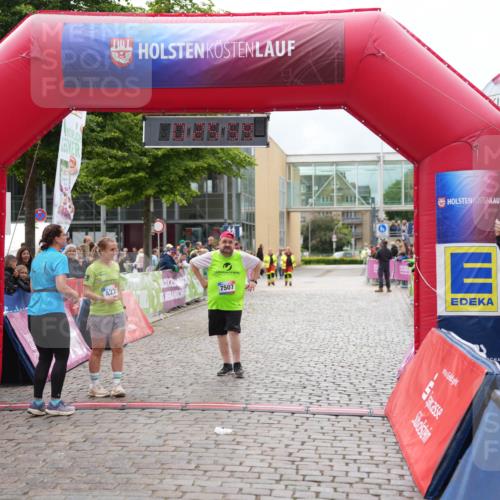 12.06.2026 - Holstenköstenlauf LAZAROV Photography http://msf.ph/oto/9743574 12.06.2026 17:10:57 Laufen 422, 7507 meine-sportfotos.de