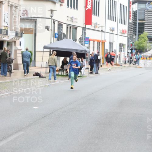 12.06.2026 - Holstenköstenlauf Andreas Tolksdorf http://msf.ph/oto/9743880 12.06.2026 17:06:16 Laufen 7292 meine-sportfotos.de