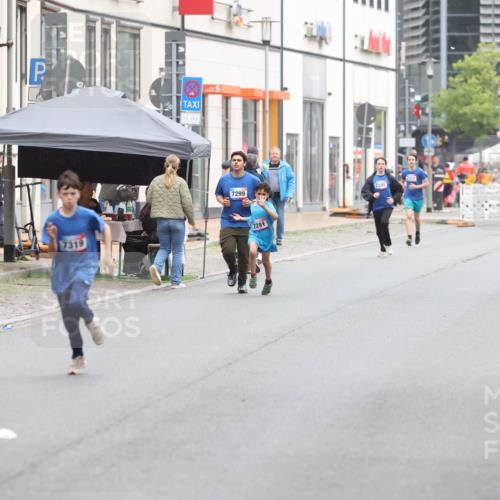 12.06.2026 - Holstenköstenlauf Andreas Tolksdorf http://msf.ph/oto/9743894 12.06.2026 17:06:50 Laufen 5, 7319, 7299, 7291, 7295, 9317 meine-sportfotos.de