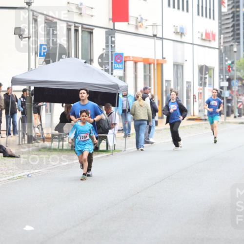 12.06.2026 - Holstenköstenlauf Andreas Tolksdorf http://msf.ph/oto/9743901 12.06.2026 17:06:53 Laufen 7291, 7295 meine-sportfotos.de