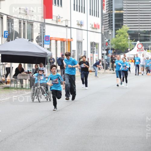 12.06.2026 - Holstenköstenlauf Andreas Tolksdorf http://msf.ph/oto/9743916 12.06.2026 17:07:15 Laufen 7286, 7278, 7385 meine-sportfotos.de