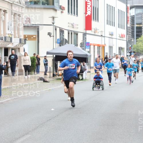 12.06.2026 - Holstenköstenlauf Andreas Tolksdorf http://msf.ph/oto/9743933 12.06.2026 17:07:30 Laufen 7304, 7318, 7383 meine-sportfotos.de