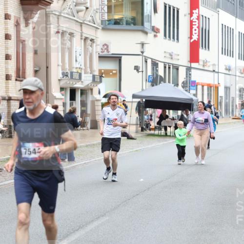 12.06.2026 - Holstenköstenlauf Andreas Tolksdorf http://msf.ph/oto/9743974 12.06.2026 17:08:07 Laufen 7542, 7544, 372 meine-sportfotos.de
