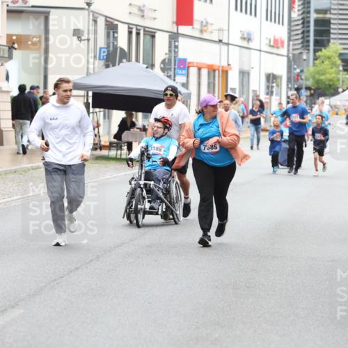 12.06.2026 - Holstenköstenlauf Andreas Tolksdorf http://msf.ph/oto/9743988 12.06.2026 17:08:23 Laufen 7263, 1388, 7389 meine-sportfotos.de