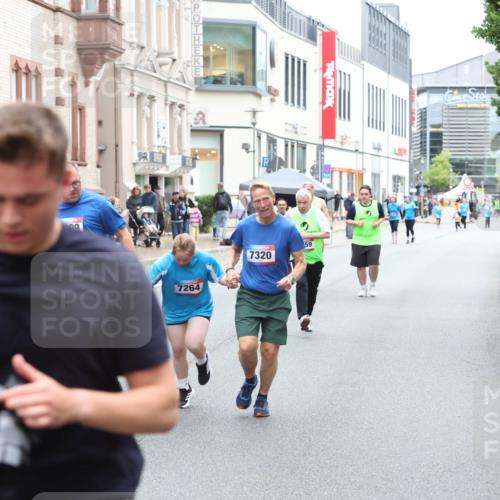 12.06.2026 - Holstenköstenlauf Andreas Tolksdorf http://msf.ph/oto/9744029 12.06.2026 17:08:57 Laufen 38, 7264, 7320, 59 meine-sportfotos.de