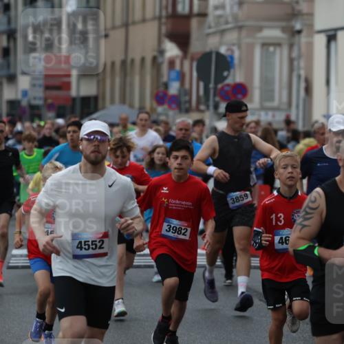 12.06.2026 - Holstenköstenlauf Andreas Tolksdorf http://msf.ph/oto/9744147 12.06.2026 17:33:28 Laufen 4894, 15, 3859, 4552, 3982, 14, 13, 46, 702 meine-sportfotos.de