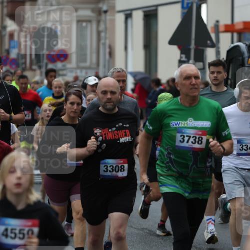12.06.2026 - Holstenköstenlauf Andreas Tolksdorf http://msf.ph/oto/9744160 12.06.2026 17:33:44 Laufen 017, 96, 4722, 3308, 4550, 3738, 3345 meine-sportfotos.de