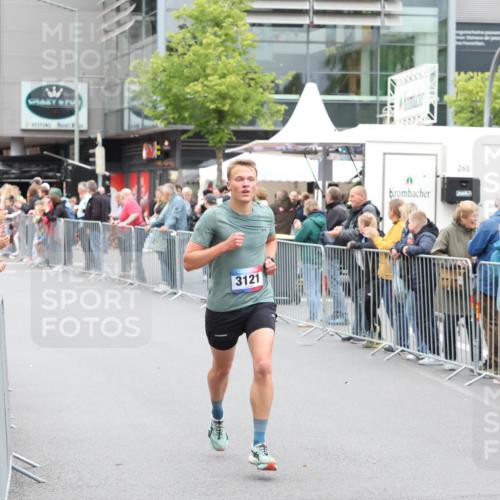 12.06.2026 - Holstenköstenlauf Andreas Tolksdorf http://msf.ph/oto/9744313 12.06.2026 17:50:24 Laufen 3121, 265 meine-sportfotos.de