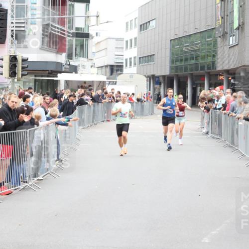 12.06.2026 - Holstenköstenlauf Andreas Tolksdorf http://msf.ph/oto/9744336 12.06.2026 17:51:02 Laufen 4714, 4733, 3291 meine-sportfotos.de
