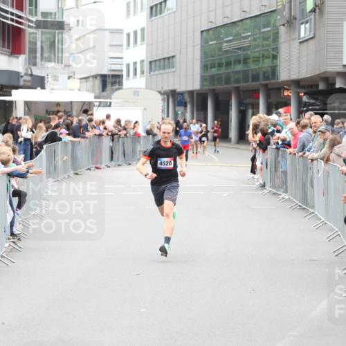 12.06.2026 - Holstenköstenlauf Andreas Tolksdorf http://msf.ph/oto/9744351 12.06.2026 17:51:26 Laufen 4520 meine-sportfotos.de