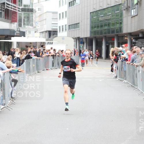 12.06.2026 - Holstenköstenlauf Andreas Tolksdorf http://msf.ph/oto/9744352 12.06.2026 17:51:27 Laufen 4520 meine-sportfotos.de