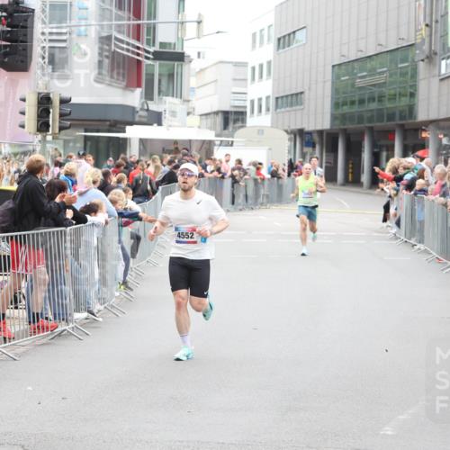 12.06.2026 - Holstenköstenlauf Andreas Tolksdorf http://msf.ph/oto/9744419 12.06.2026 17:52:37 Laufen 4552, 5953 meine-sportfotos.de