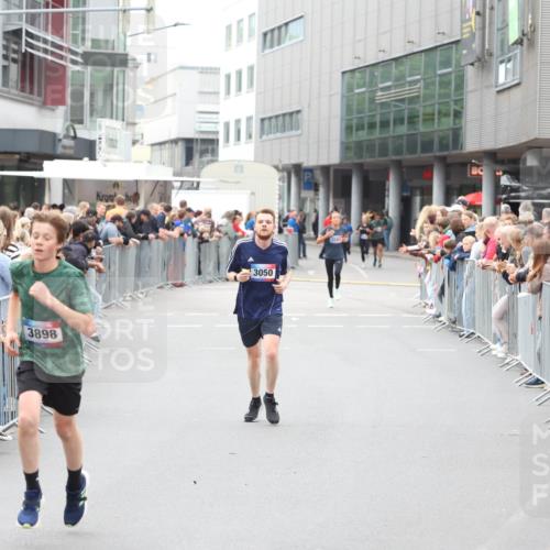 12.06.2026 - Holstenköstenlauf Andreas Tolksdorf http://msf.ph/oto/9744465 12.06.2026 17:53:51 Laufen 3898, 3050 meine-sportfotos.de