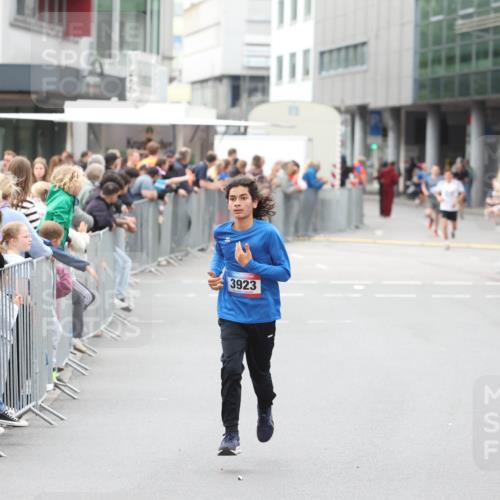 12.06.2026 - Holstenköstenlauf Andreas Tolksdorf http://msf.ph/oto/9744485 12.06.2026 17:54:11 Laufen 3923 meine-sportfotos.de