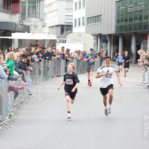 12.06.2026 - Holstenköstenlauf Andreas Tolksdorf http://msf.ph/oto/9744490 12.06.2026 17:54:19 Laufen 4042, 3445, 786 meine-sportfotos.de