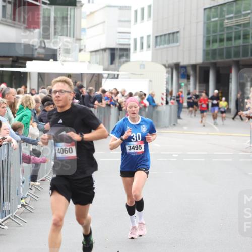 12.06.2026 - Holstenköstenlauf Andreas Tolksdorf http://msf.ph/oto/9744503 12.06.2026 17:54:30 Laufen 4060, 30, 3495 meine-sportfotos.de