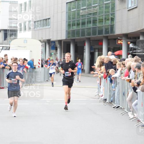 12.06.2026 - Holstenköstenlauf Andreas Tolksdorf http://msf.ph/oto/9744516 12.06.2026 17:54:50 Laufen 8995, 4925 meine-sportfotos.de